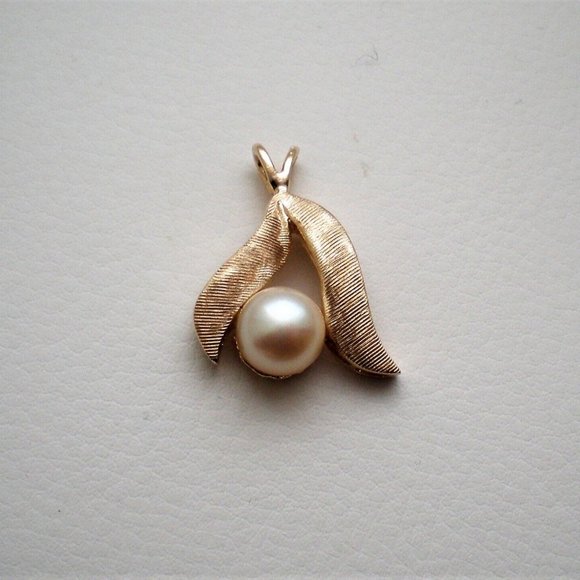 Vintage Solid 14K Yellow Gold White Sea Pearl Berry Leaves...